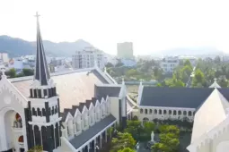 Chiêm ngưỡng nhà thờ tuyệt đẹp ở Nha Trang