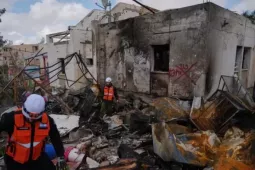 Dấu hỏi lớn sau vụ tên lửa Iran xuyên thủng hệ thống phòng không nổi tiếng của Israel