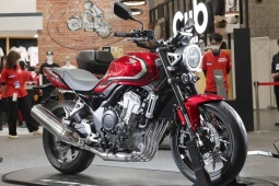 Honda CB400 SUPER FOUR E-Clutch Concept: Huyền thoại được "đánh thức" với trang bị độc nhất