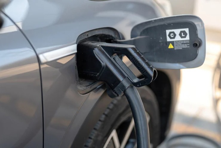 Sạc xe điện kiểu này, pin hỏng lúc nào không hay - 2