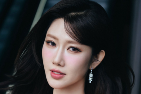 Nhan sắc Thúy Ngân