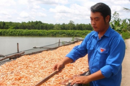 Từ 80 kg tôm khô ế đến doanh thu 10 tỷ đồng