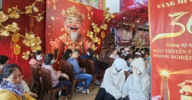 Diễn biến ở tiệm vàng khi giá giảm về dưới 170 ...