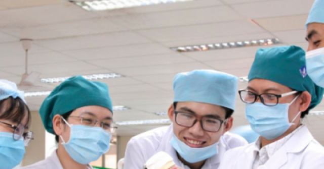 Tuyển thẳng đại học khối ngành sức khỏe có áp ngưỡng điểm sàn?