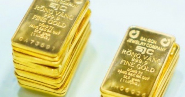 Giá vàng miếng SJC giảm 9 triệu đồng; bạc, chứng khoán cũng lao dốc