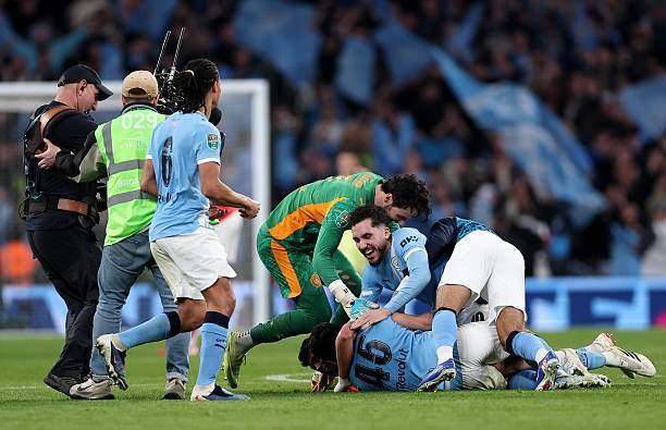 Semenyo, Trafford, Cherki và Khusanov đã giành danh hiệu đầu tiên tại Man City