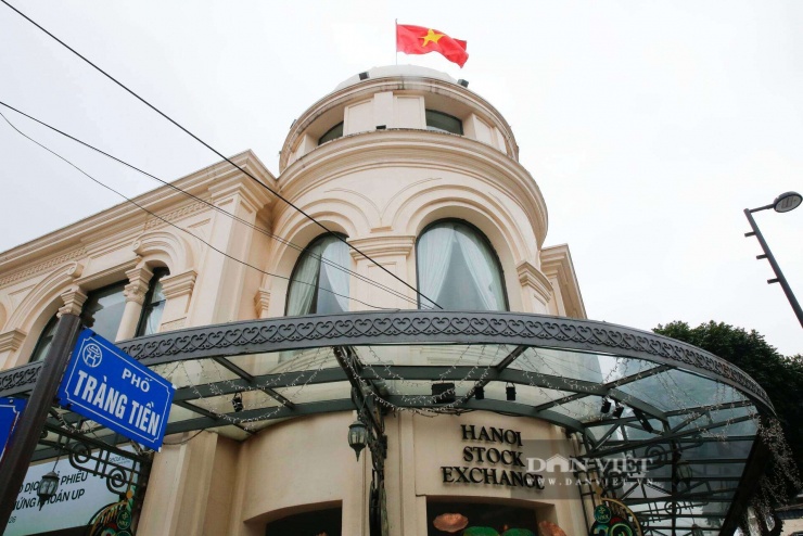 Đây cũng là nơi đặt Sở Giao dịch Chứng khoán Hà Nội.