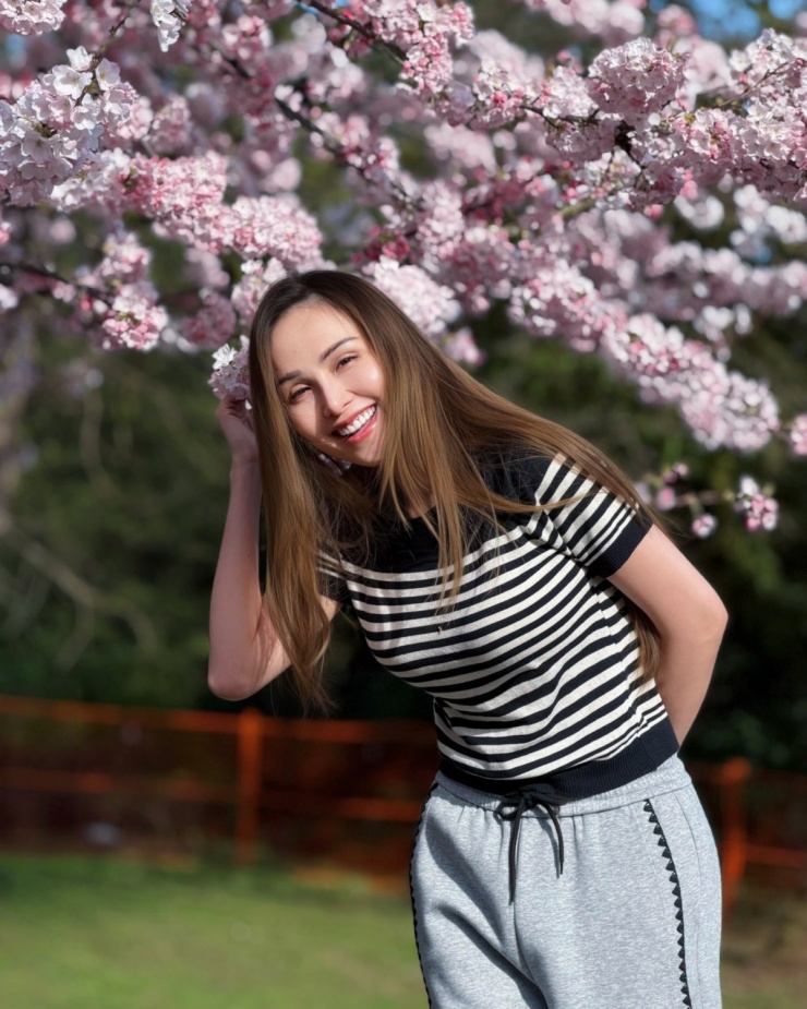 Ảnh sao 24/3: Đặng Thu Thảo cùng chồng ngắm hoàng hôn trên biển - 5