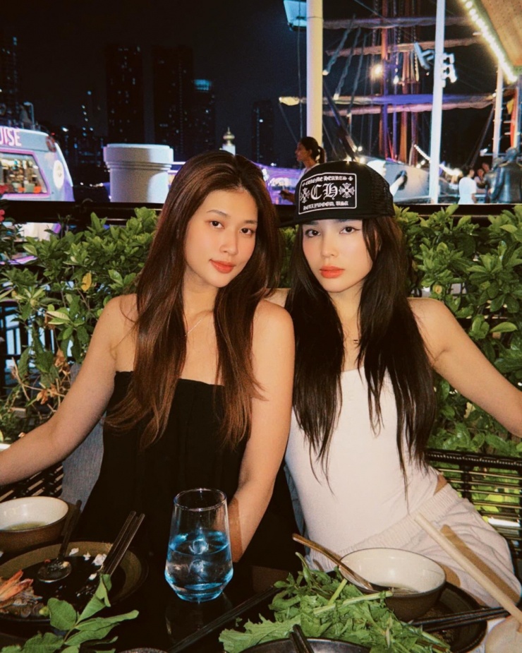 Ảnh sao 24/3: Đặng Thu Thảo cùng chồng ngắm hoàng hôn trên biển - 6