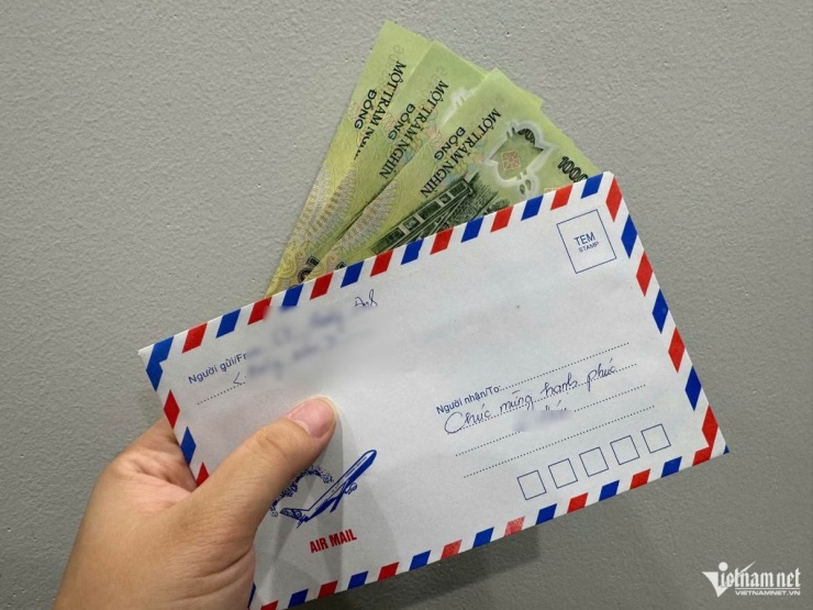 Tôi sốc vì phong bì mừng cưới của chị đồng nghiệp. Ảnh minh họa