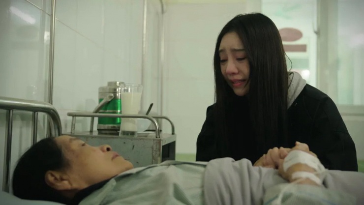 Nhân vật Thương do Quỳnh Kool đảm nhận khóc quá nhiều khiến khán giả ức chế.