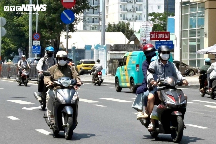Trong chung cư, rủ nhau đặt nhiều đơn hàng - 1 tài xế; đi làm chung một xe - chia tiền xăng với nhau.