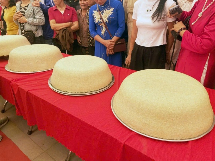 Tục lệ độc lạ ở Bắc Ninh: Người 50 tuổi phải trình làng bằng mâm xôi khủng và gà - 11