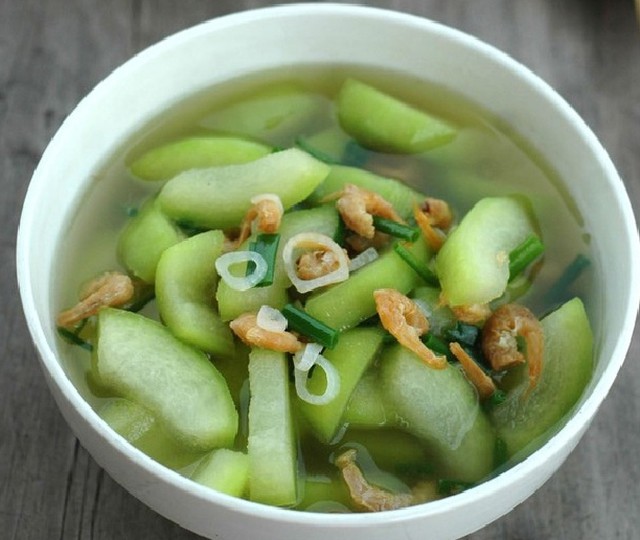 Canh bí đao nấu tôm tốt cho sức khỏe người sau tuổi 40.