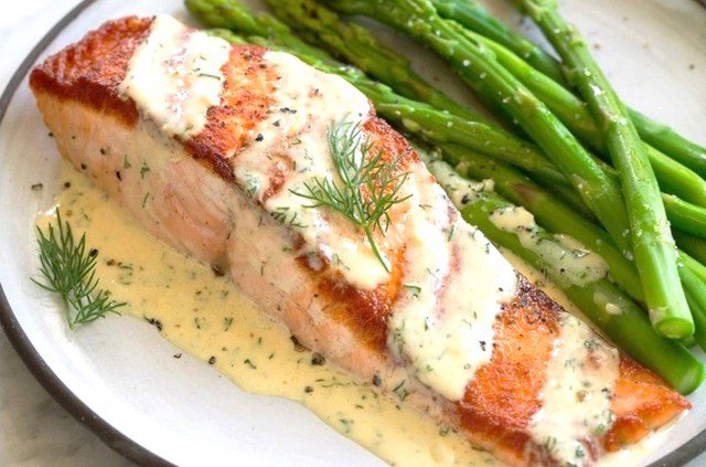 Món ăn từ cá hồi tốt cho gan của người trung niên.