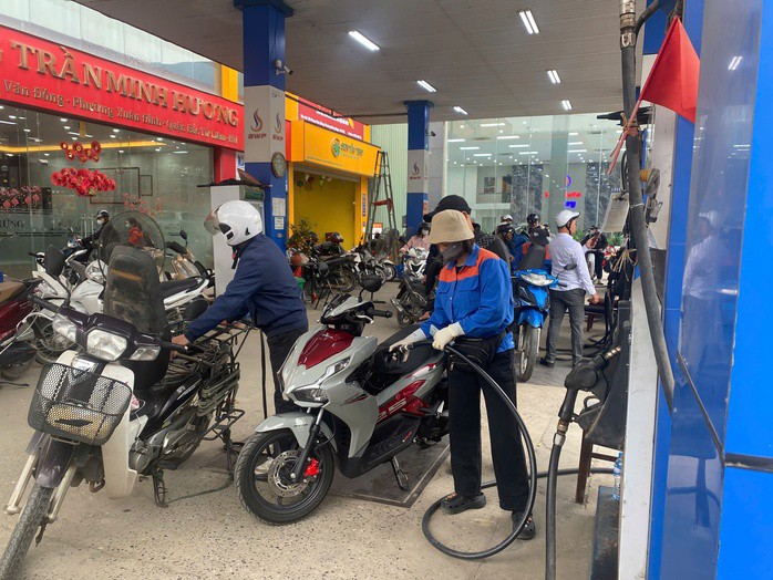 Nguồn cung xăng dầu được đảm bảo trong bối cảnh căng thẳng quân sự ở Trung Đông