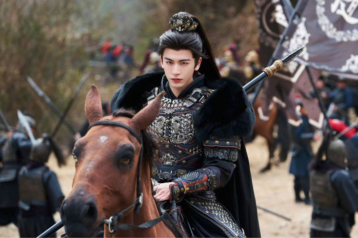 Tài tử Trương Lăng Hách bị chê "tướng quân kem nền" - 6