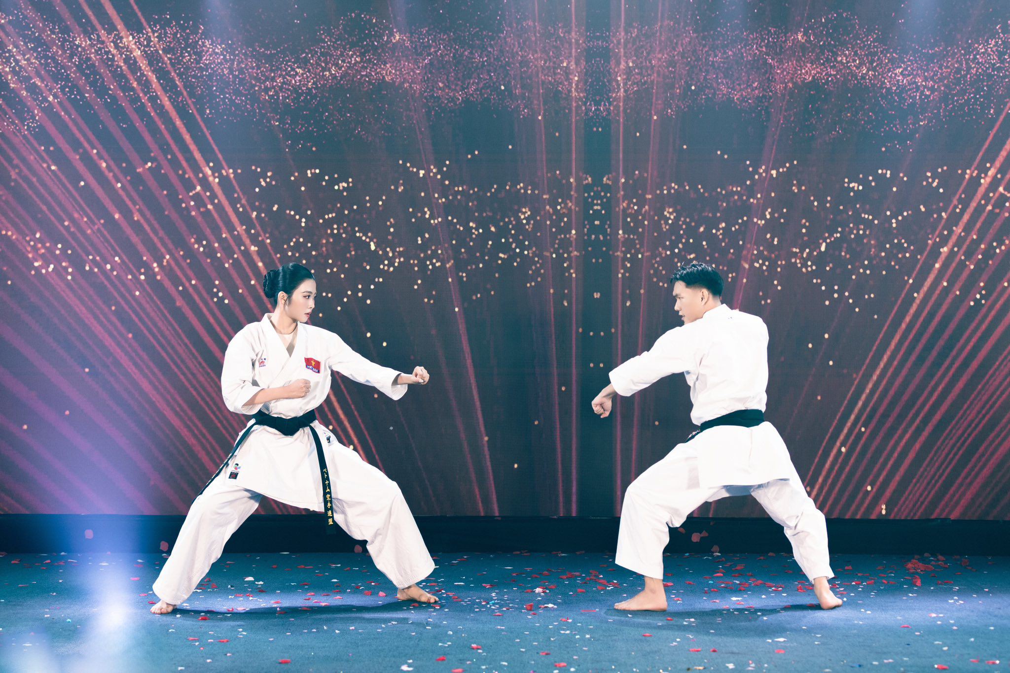 Những động tác mạnh mẽ, dứt khoát của Lê Thị Trang trong phần thi.