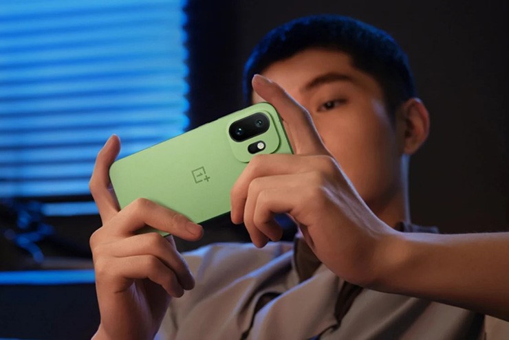 Camera có cảm biến chính Sony 50 MP với tính năng OIS.