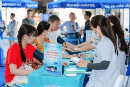 Chuỗi chương trình tiêm phòng cúm miễn phí quy mô tại miền Trung: Hàng ngàn liều vắc xin từ vì sức khỏe cộng đồng