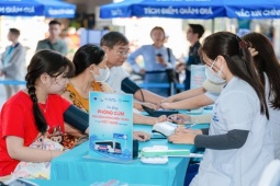 Chuỗi chương trình tiêm phòng cúm miễn phí quy mô tại miền Trung: Hàng ngàn liều vắc xin từ vì sức khỏe cộng đồng