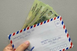 Lấy chồng cùng công ty, bóc phong bì mừng cưới của đồng nghiệp, tôi sững người