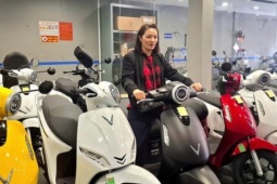 Thị trường xe điện ở Hà Nội nhộn nhịp, khách phải 'cọc', chờ nhiều tuần