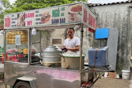 Ví tiền người dân mỏng dần vì giá xăng