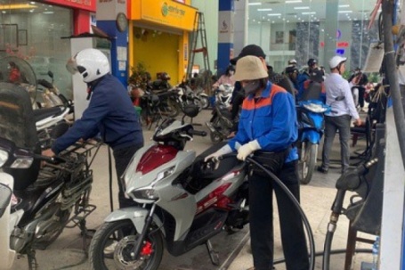 Giá xăng dầu của Việt Nam so với khu vực thế nào?