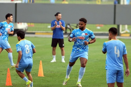 Xuân Son trở lại tập luyện, ĐT Việt Nam có đủ "binh hùng" đấu Bangladesh & Malaysia