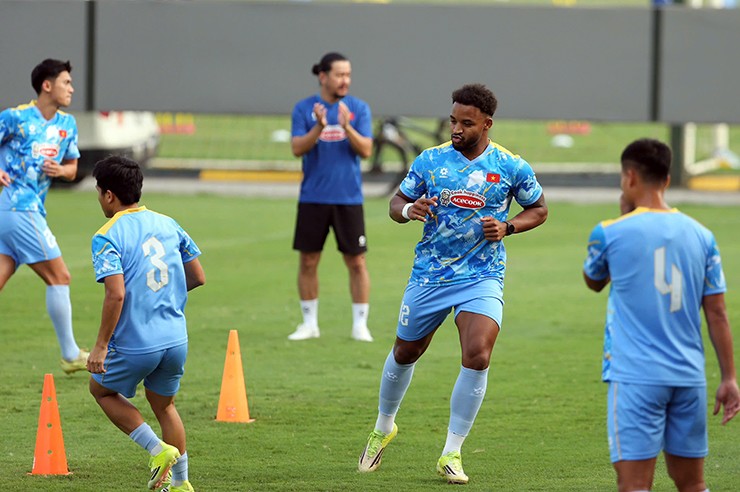 Xuân Son đã có thể tập luyện bình thường cùng đồng đội.