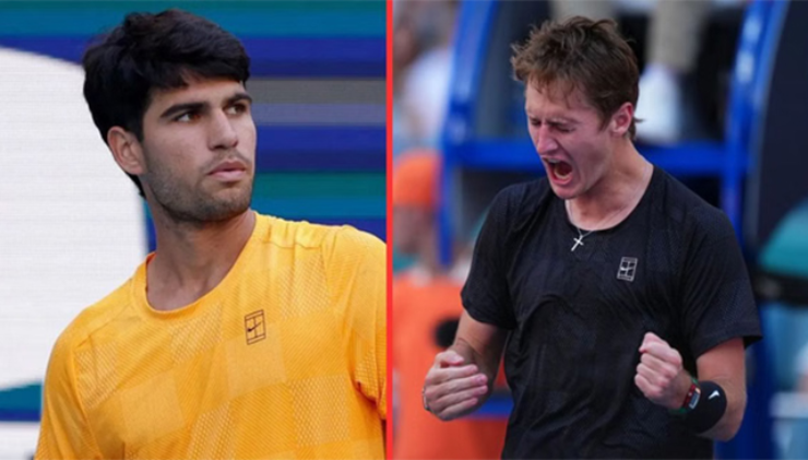 Alcaraz (bên trái) thua Korda (bên phải) ở vòng 3 Miami Open 2026