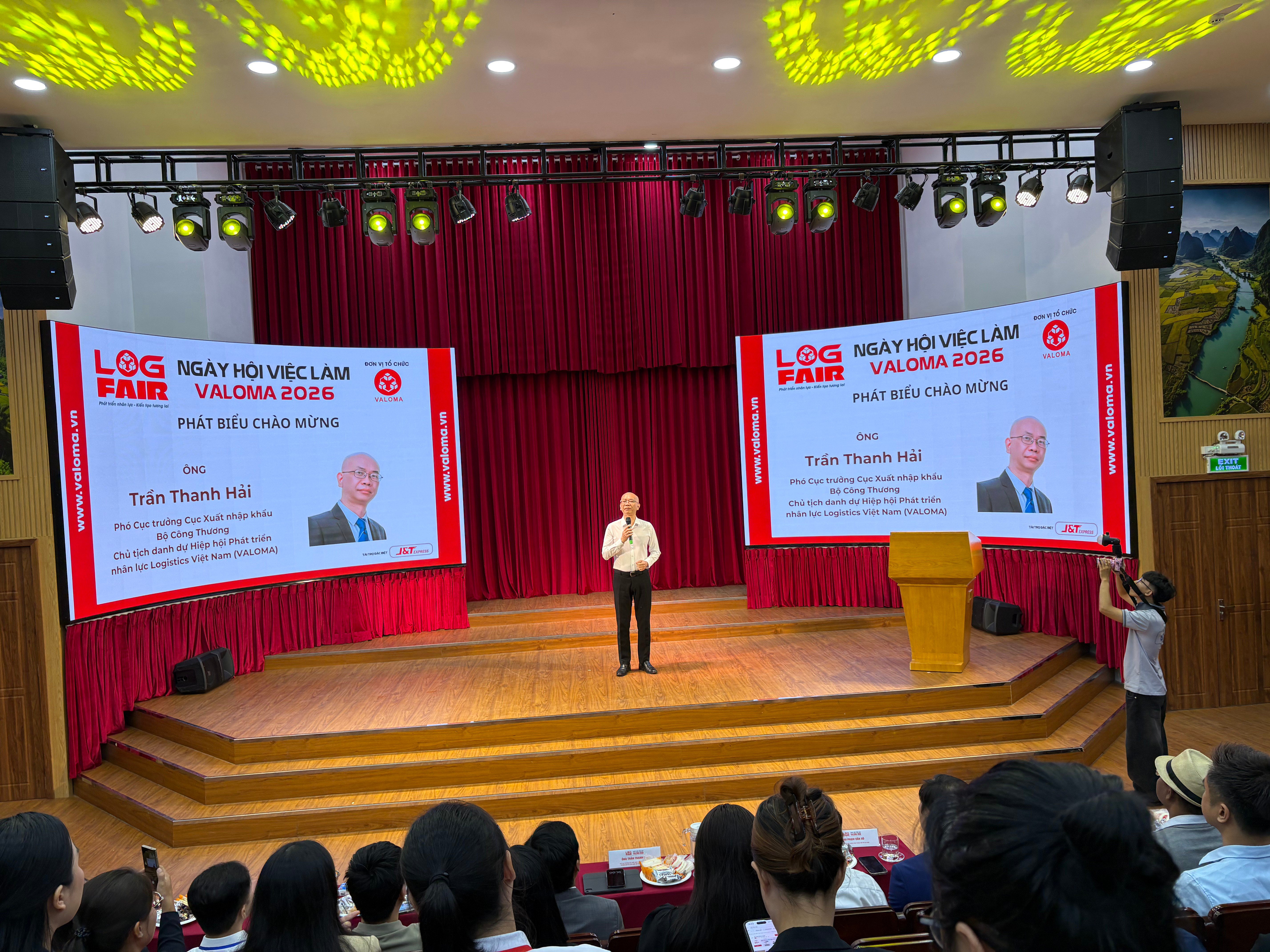 Ông Trần Thanh Hải – Phó Cục trưởng Cục xuất nhập khẩu Bộ Công Thương, phát biểu tại buổi lễ khai mạc