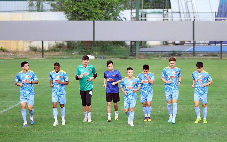 Xuân Son trở lại tập luyện, ĐT Việt Nam có đủ "binh hùng" đấu Bangladesh & Malaysia - 4