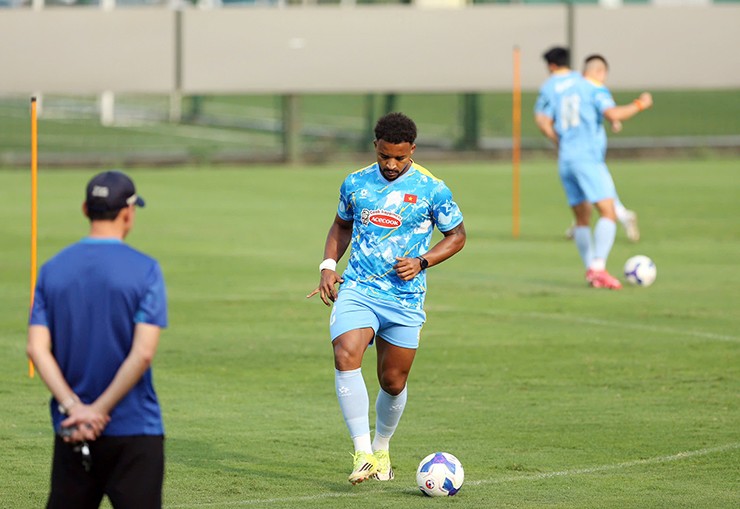 Xuân Son trở lại tập luyện, ĐT Việt Nam có đủ "binh hùng" đấu Bangladesh & Malaysia - 8