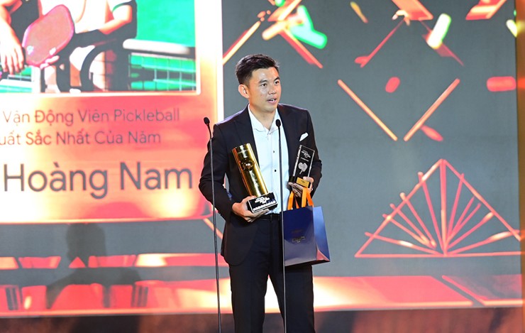 Lý Hoàng Nam nhận danh hiệu "Nam VĐV xuất sắc nhất năm"