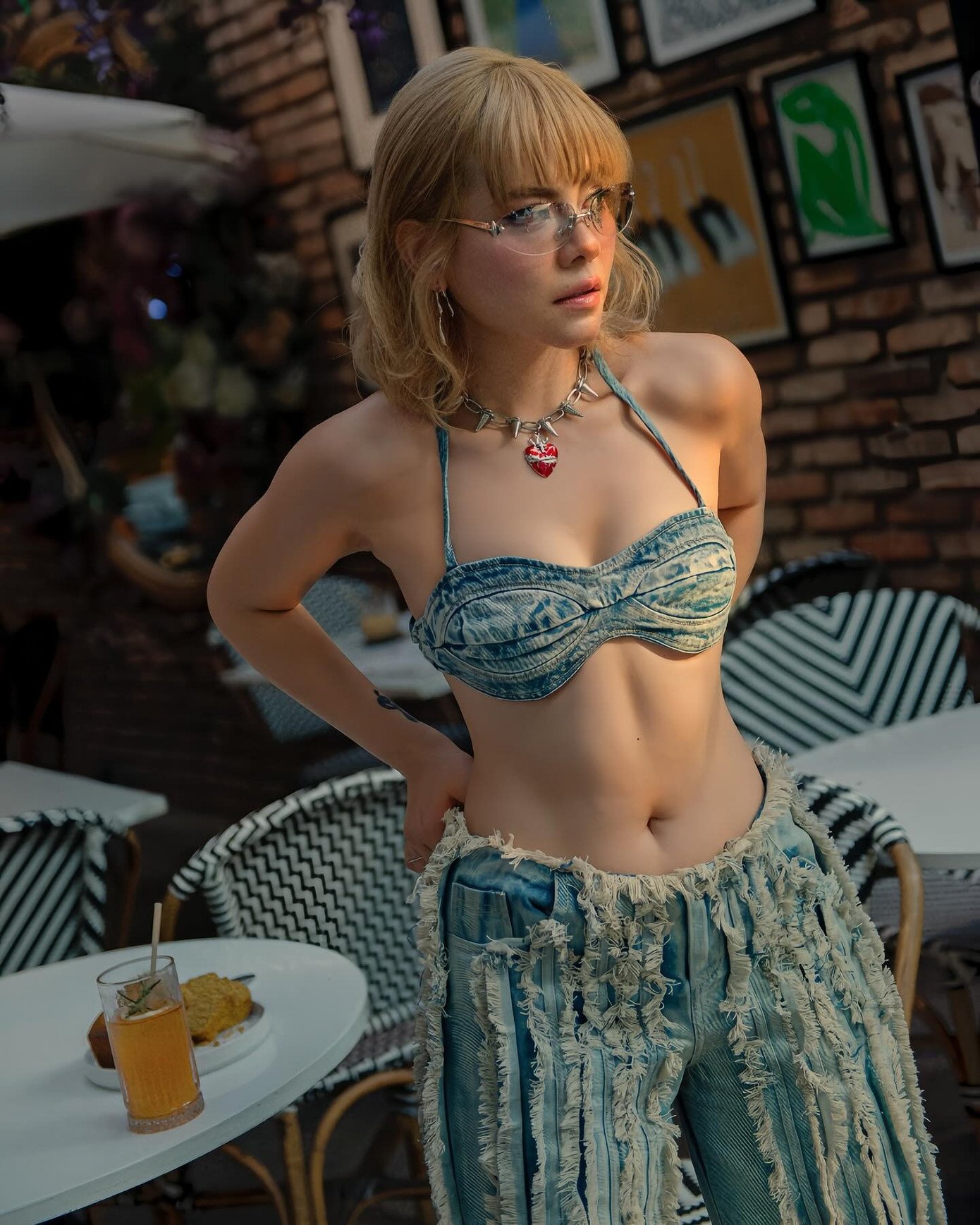 Bản gốc phát hành cách đây 6 năm do ca sĩ TIA de art thể hiện.