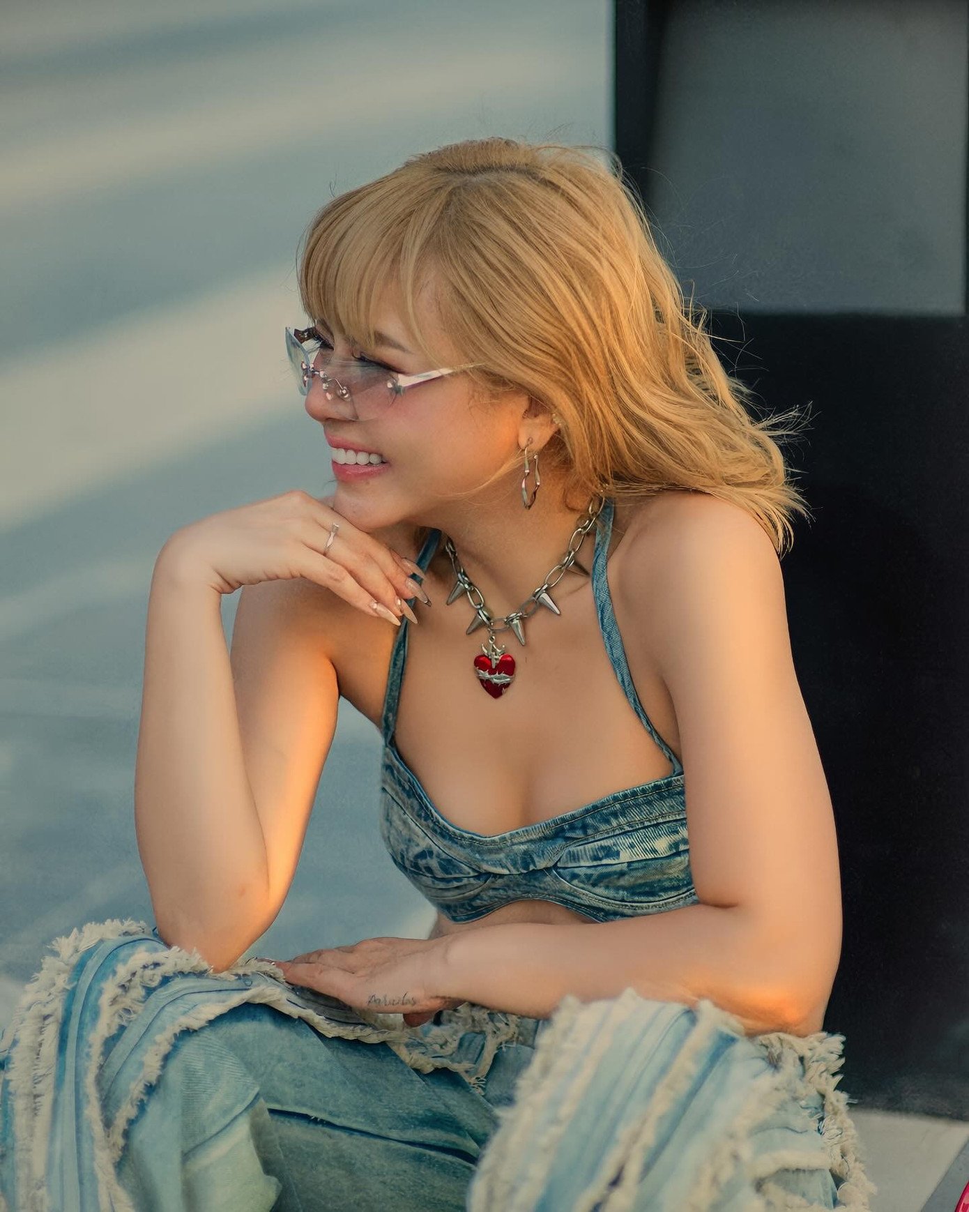 Bản gốc phát hành cách đây 6 năm do ca sĩ TIA de art thể hiện.