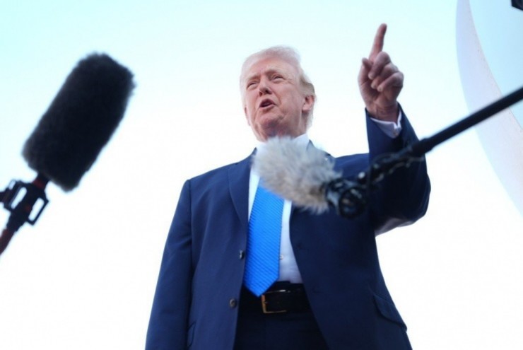 Tổng thống Mỹ Trump thực sự xuống thang hay đang câu giờ ở Iran?