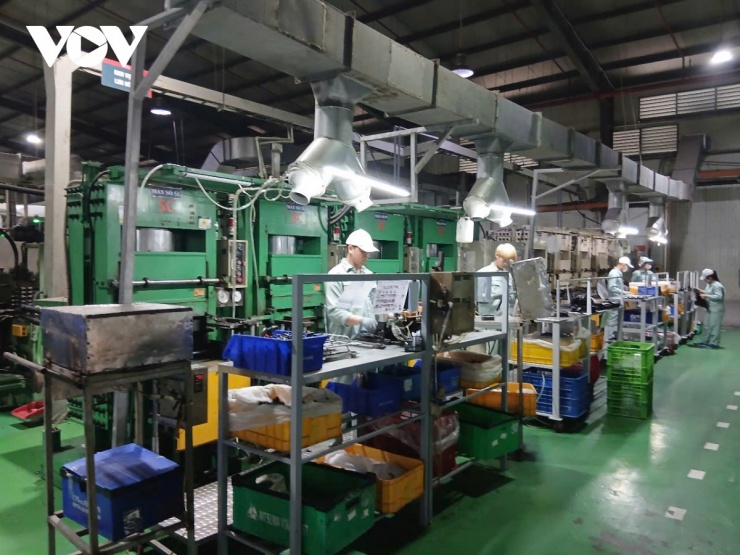 Doanh nghiệp thích ứng để ổn định sản xuất kinh doanh.