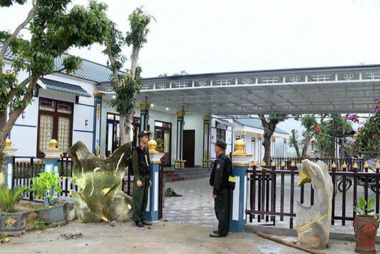 Cận cảnh hơn 200 cảnh sát khám xét khẩn cấp 28 địa điểm, bắt nhiều giám đốc