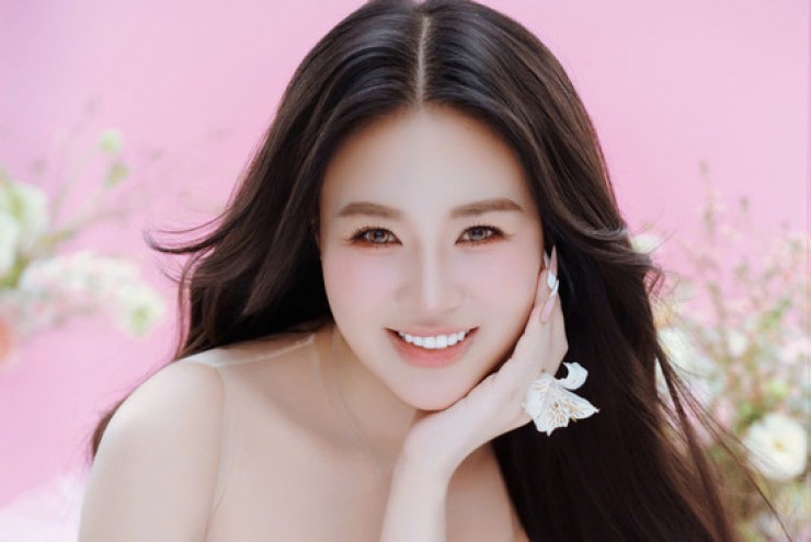 Nhan sắc trong veo của á hậu Hà Trang