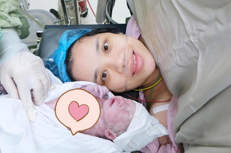 Hạnh phúc được làm mẹ sau nhiều lần sảy thai.