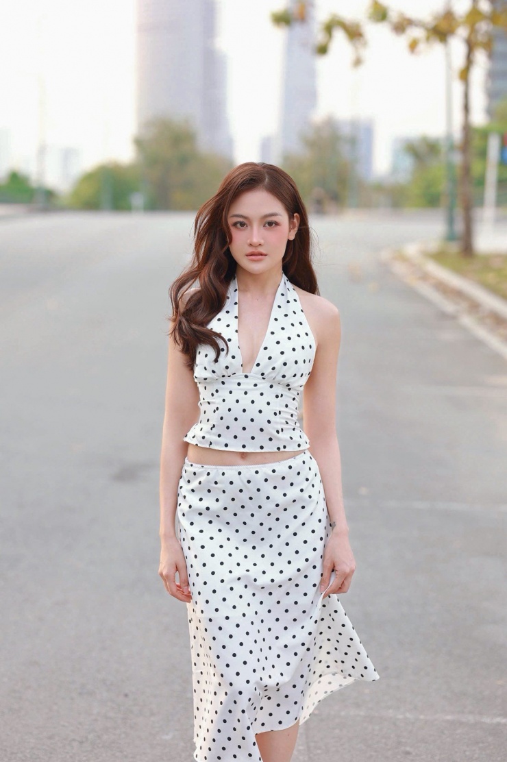 Về việc chăm sóc sắc đẹp, Thùy Anh cho biết do lịch làm việc bận rộn nên cô không có nhiều thời gian đến spa thường xuyên. Nữ diễn viên thỉnh thoảng chỉ thực hiện một số liệu trình đơn giản, còn lại chủ yếu tự chăm sóc da và cơ thể tại nhà.