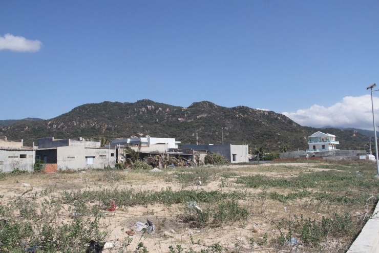 Nhiều hộ dân tại thôn Thái An, xã Vĩnh Hải đã nhận tiền bồi thường tạm ứng của dự án.