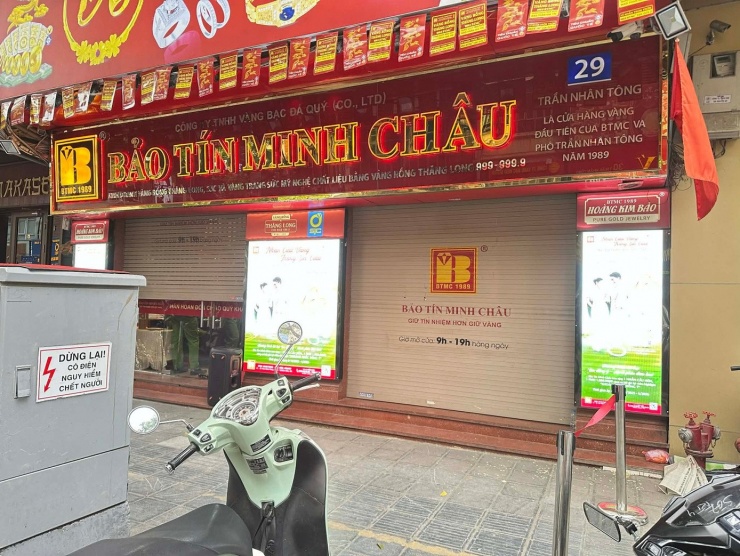  Cửa hàng vàng Bảo Tín Minh Châu ngừng giao dịch chiều nay (ảnh:  NM). 