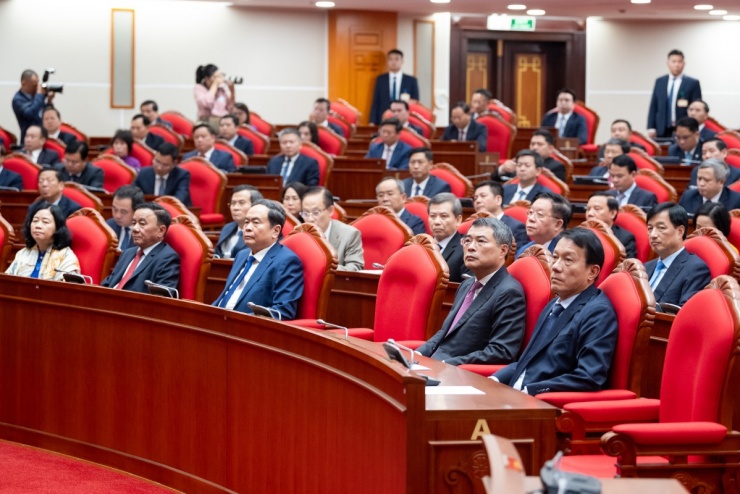 Đại biểu tại phiên bế mạc Hội nghị Trung ương 2 khóa 14 - 3