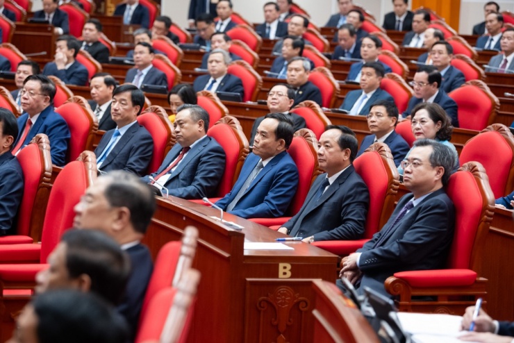 Đại biểu tại phiên bế mạc Hội nghị Trung ương 2 khóa 14 - 4