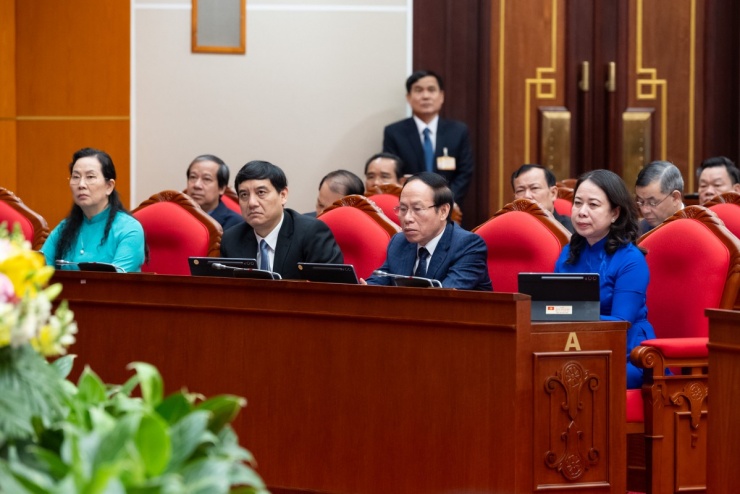 Đại biểu tại phiên bế mạc Hội nghị Trung ương 2 khóa 14 - 5