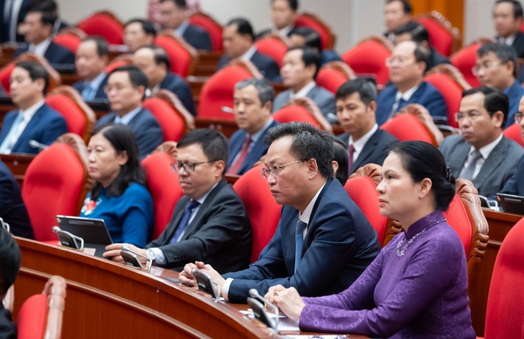 Đại biểu tại phiên bế mạc Hội nghị Trung ương 2 khóa 14 - 8